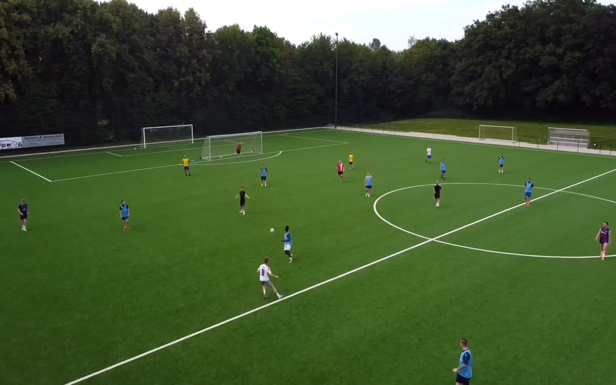 Sportpark Epprath aus der Luft – der Platz des SV Kaster 1993.